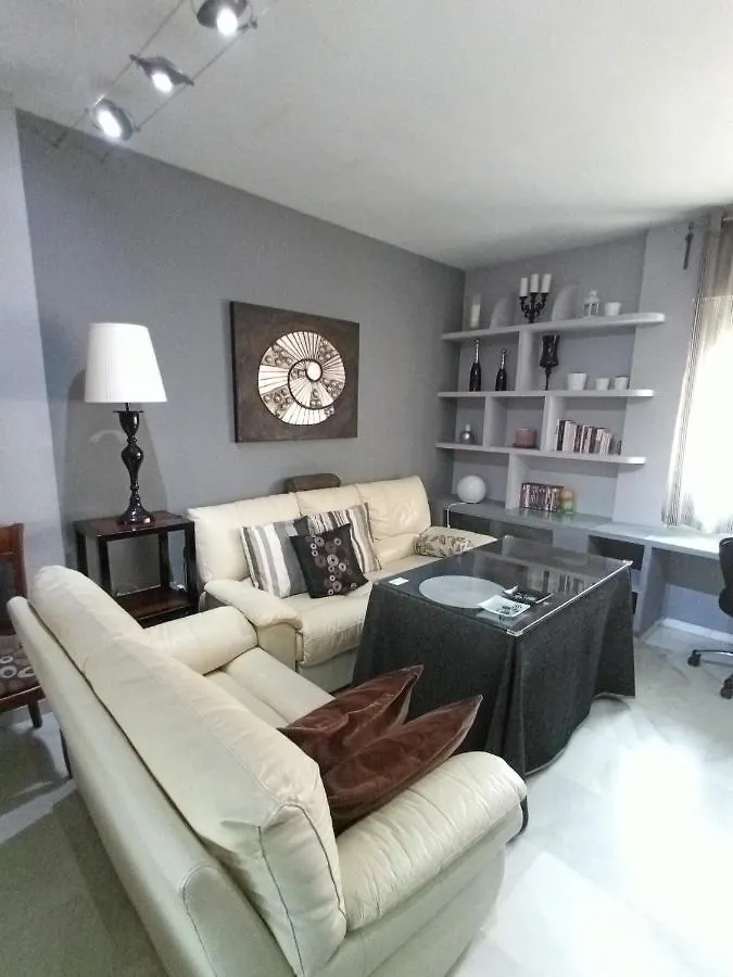 Cozy Apartment & Free Parking Seville