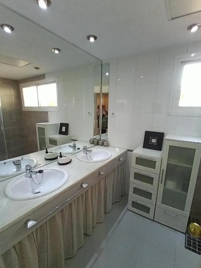 Cozy Apartment & Free Parking Seville